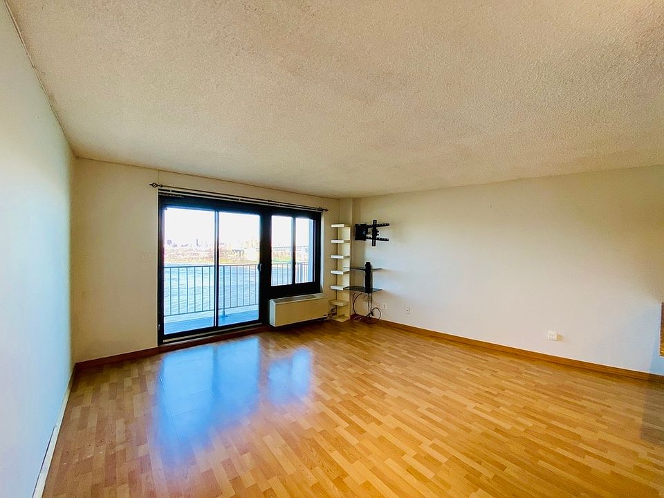 1st image of 25-40 Shore Blvd #15Q