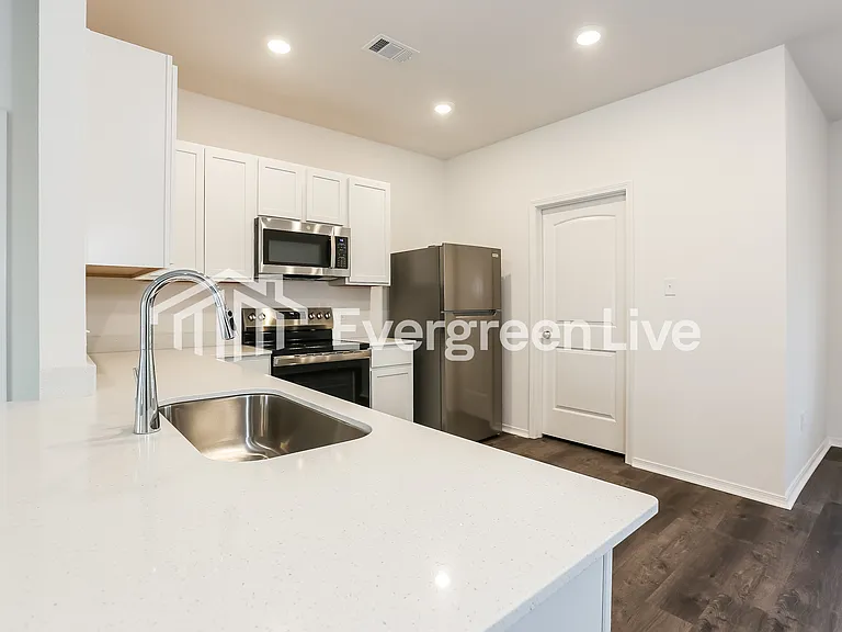 145 Jasmine Ct — Photo 5