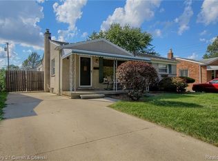 7520 Sloan St, Taylor, MI 48180