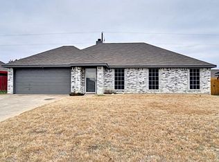 411 Roan Ln, Red Oak, TX 75154