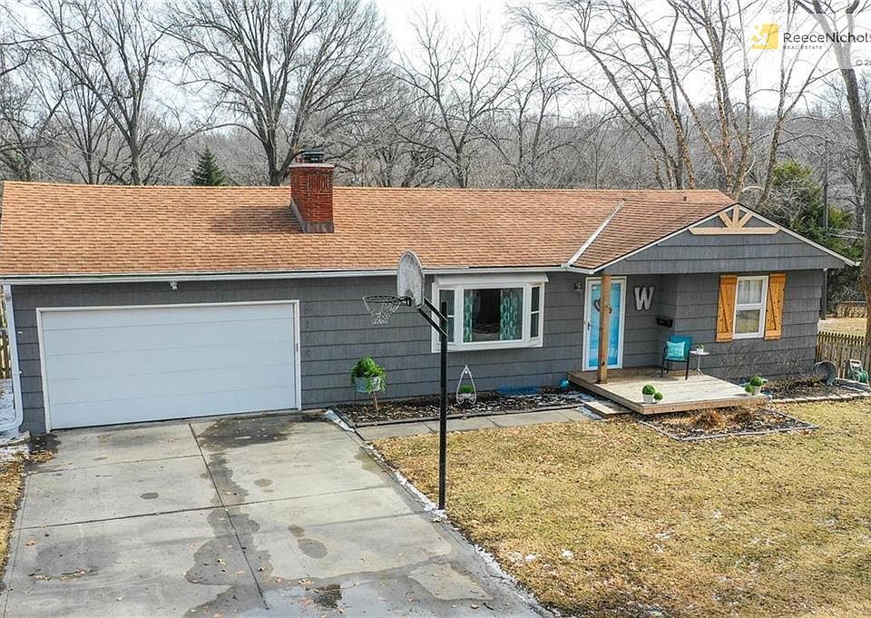 Updated Ranch with 2 Car Garage!
