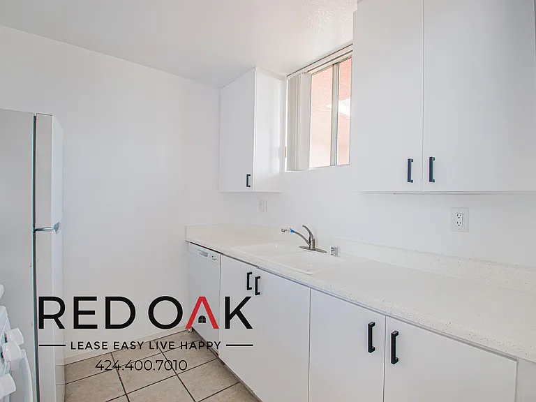 7370 Hawthorn Ave #301 — Photo 5