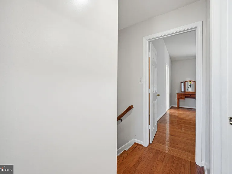7676 Helmsdale Pl — Photo 20