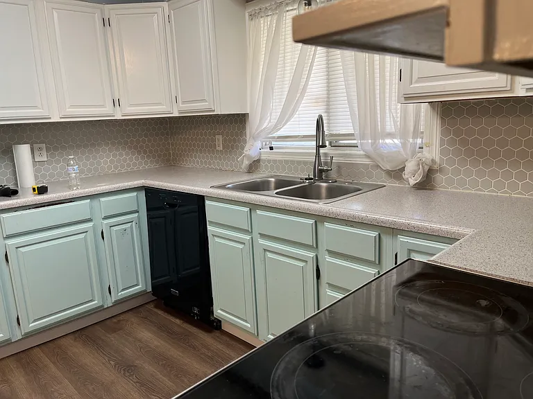 609 Edgewood Dr — Photo 17