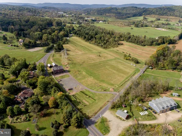 3016 Moyer Rd, Hellertown, PA 18055