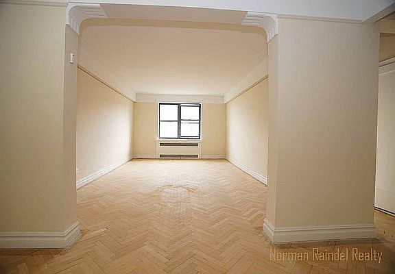 3rd image of 529 E 235th St APT 6A