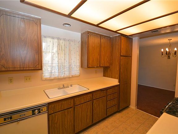 4th image of 149 W 6th St APT 16