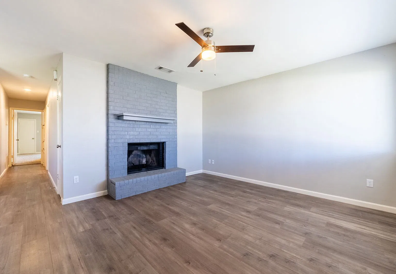 2 bed, 2.0 bath, 861 sqft, $1,450 — Photo 2