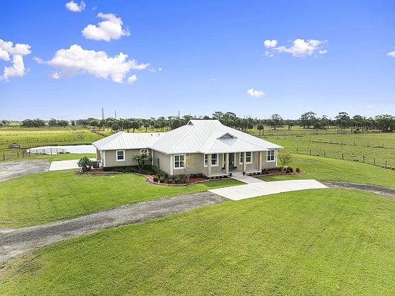 3rd image of 1720 S Brocksmith Road