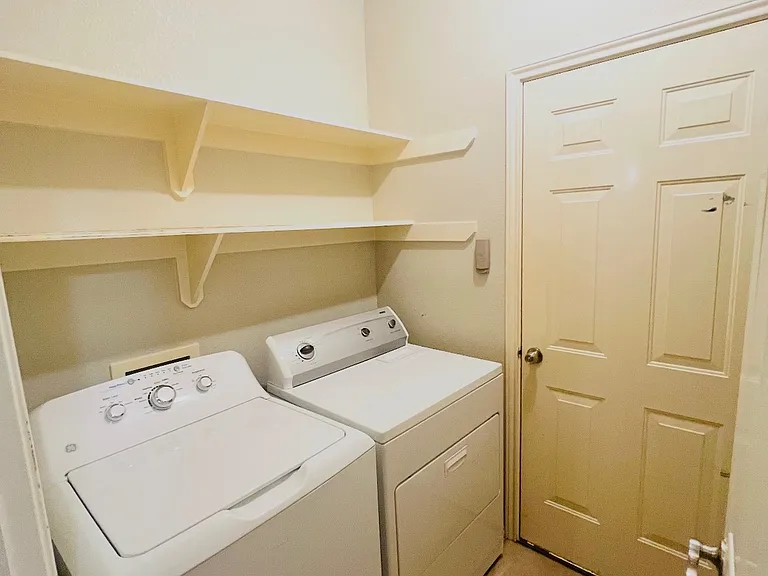 2822 Regency — Photo 20