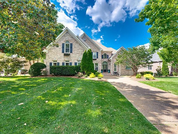 5th image of 240 Temple Crest Trl