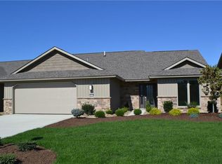 8980 Hummingbird Ln, North Ridgeville, OH 44039