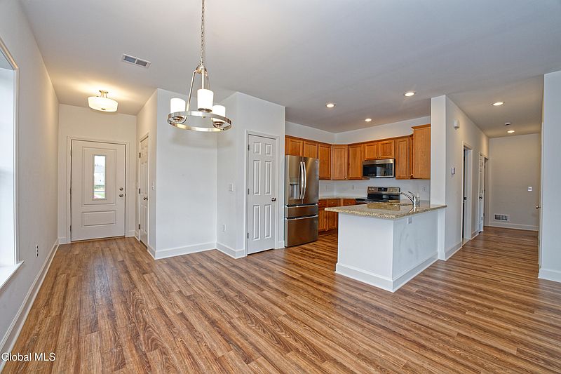 4th image of 8 Kendra Court