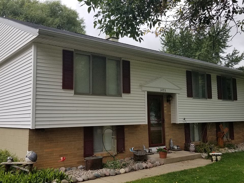 1st image of 1495 Deerwood Dr