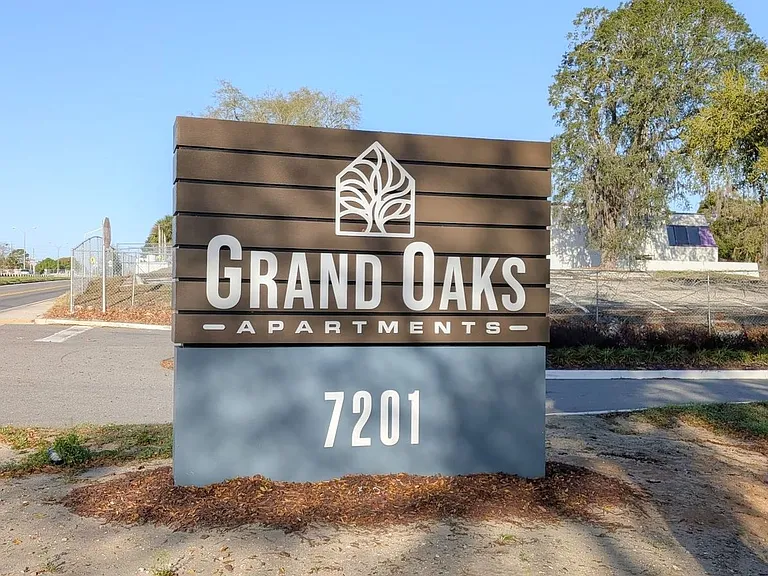 Grand Oaks Apartment — Photo 39