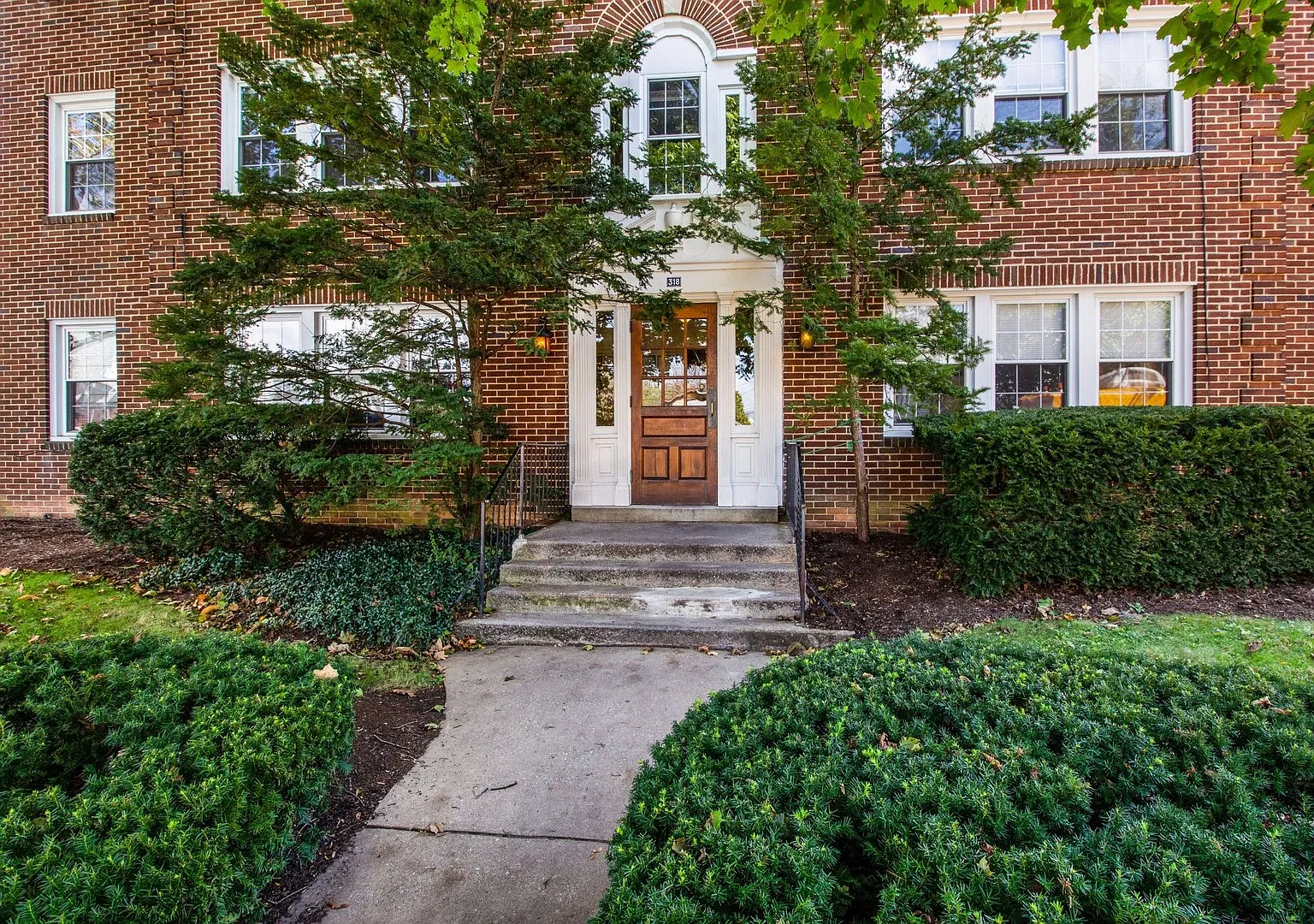 Nittany Avenue, West-318 — Photo 1