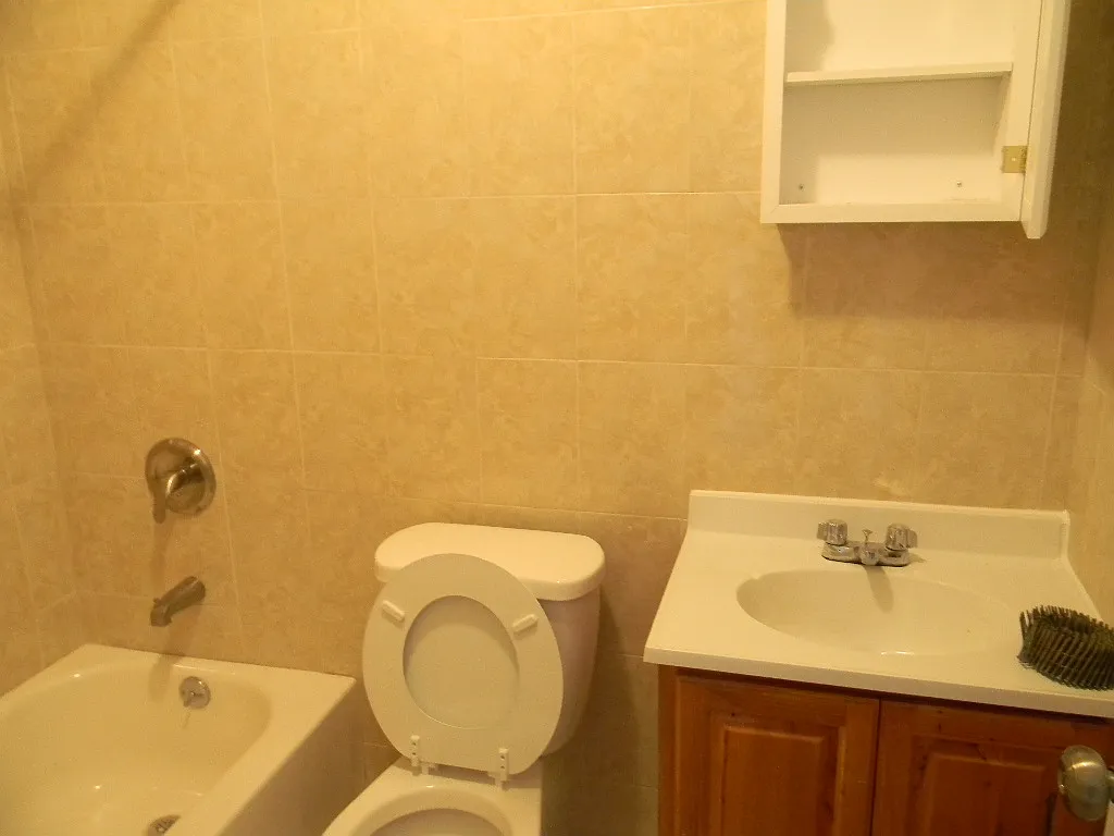 3 bed, 10 sqft, $3,600 — Photo 3