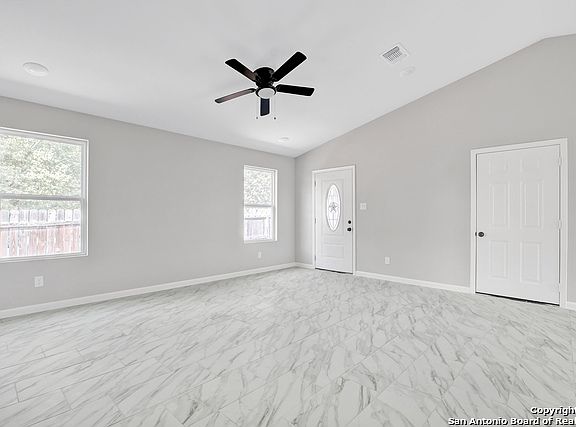 4th image of 144 Mabelle Dr