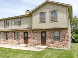206 NE Cedar Ct, Blue Springs, MO 64014
