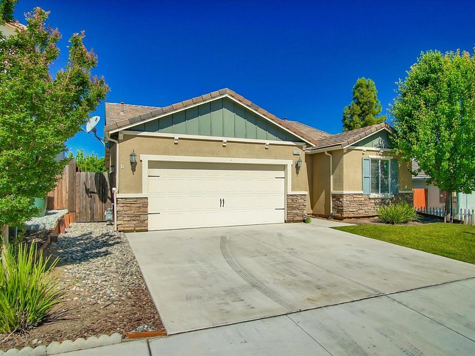 1st image of 2202 Cerra Vista Dr