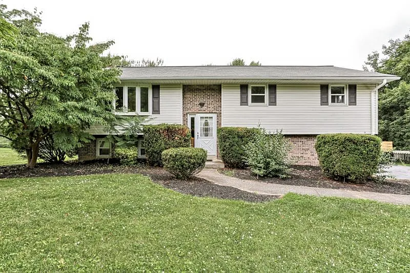 668 Sand Hill Rd
