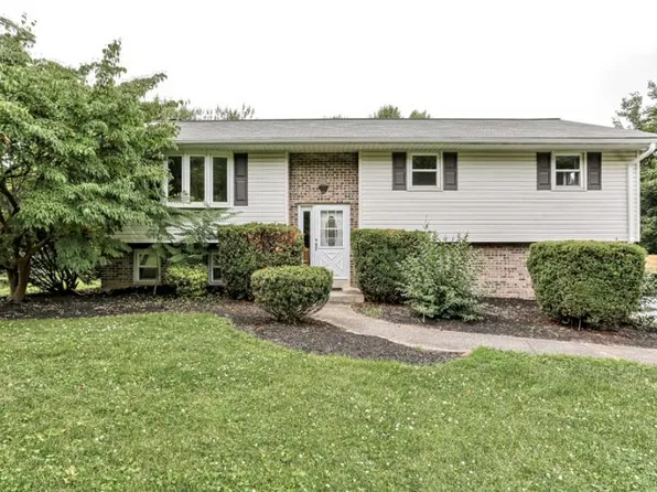 668 Sandhill Rd, Hershey, PA 17033