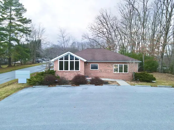 160 Undercliff Ter, Princeton, WV 24740