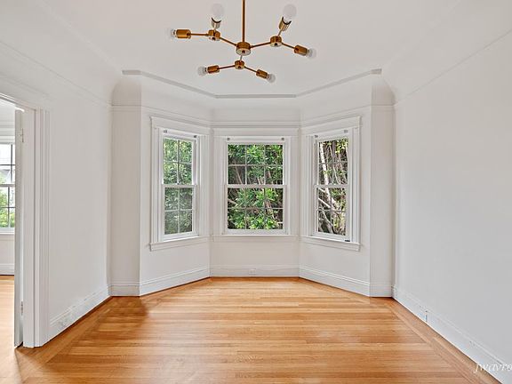 3rd image of 20 Oakwood St