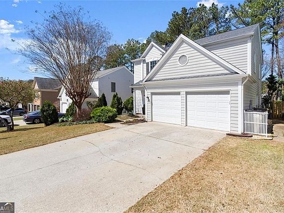 3rd image of 570 Rosedown Way