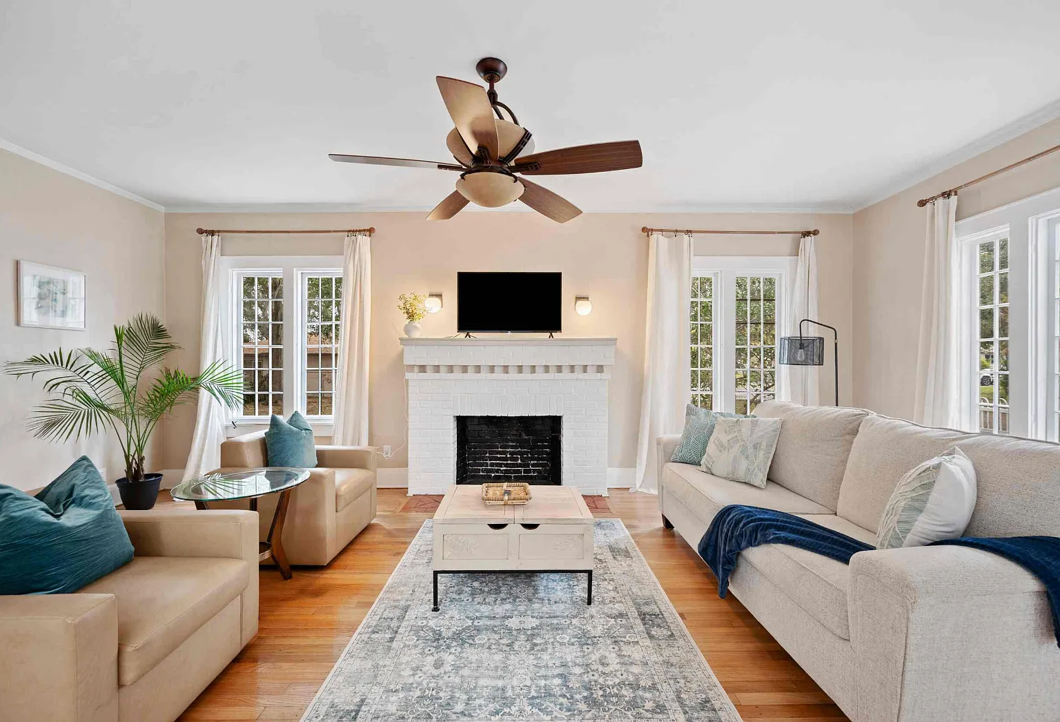 2 bed, 1357 sqft, $3,000 — Photo 1