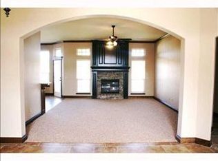 9905 SW 28th St, Yukon, OK 73099