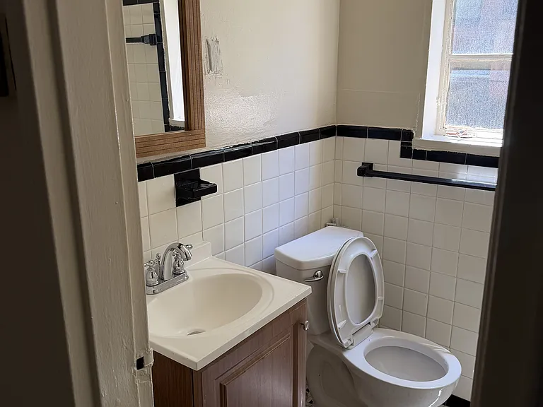 1123 N Randolph St #3 — Photo 7
