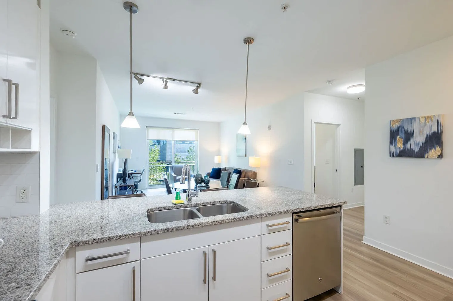 2 bed, 2.0 bath, 1022 sqft, $8,724 — Photo 3