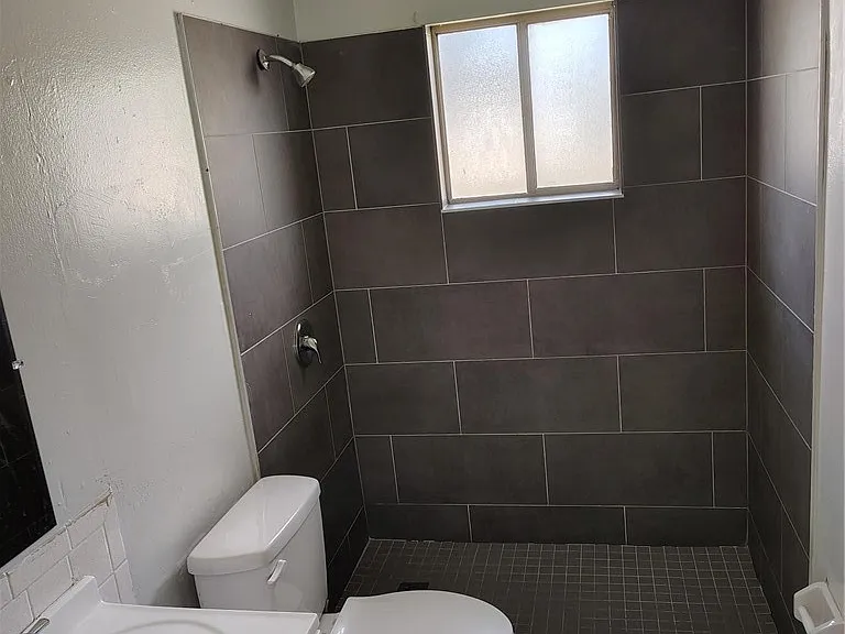 2709 Jackson St — Photo 11