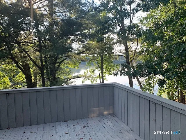 16 Greenbriar Dr #E — Photo 4