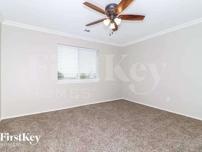 9812 Westmere Ln — Photo 10