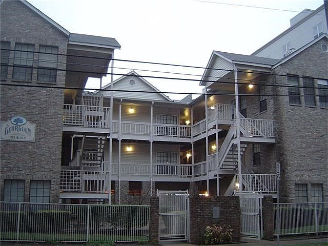 1st image of 715 W 22nd 1/2 St APT 202