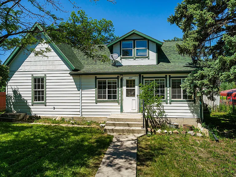 307 School St — Photo 17