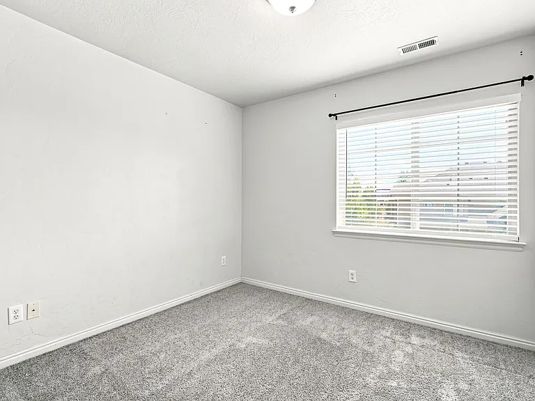 152 S 930th St E — Photo 22