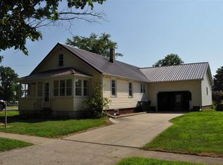 922 N Monticello St, Winamac, IN