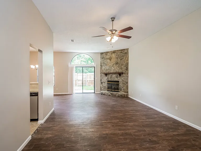 11001 Beckley Pl — Photo 3
