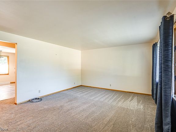 5th image of 3322 Norman Ave NW
