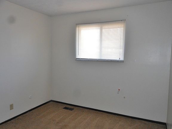 5th image of 840 Patty Dr APT B