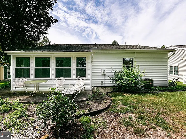 10 Dorchester Dr — Photo 15