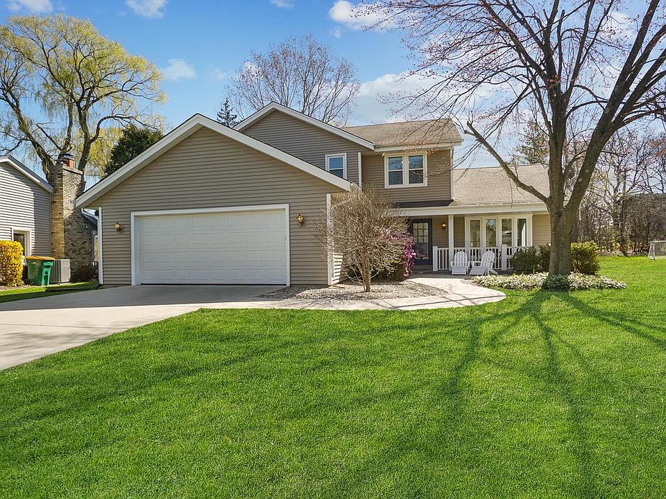 3604 West Brittany Court, Mequon, Wi 53092 