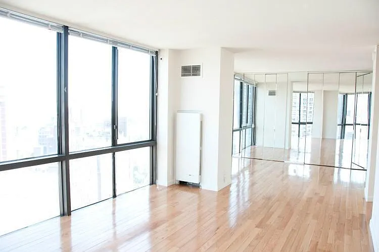 425 56th St #6L — Photo 11