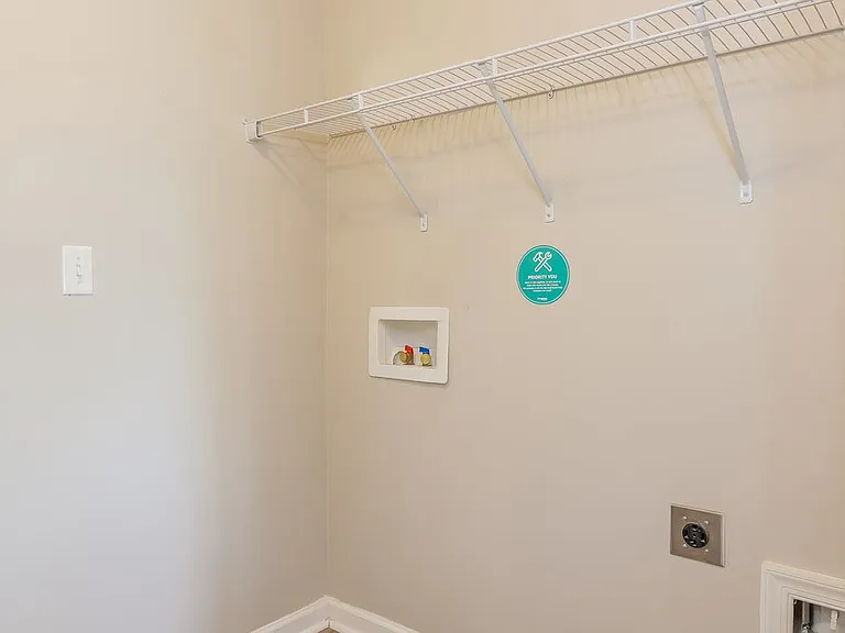 2212 Ambergate Dr — Photo 14