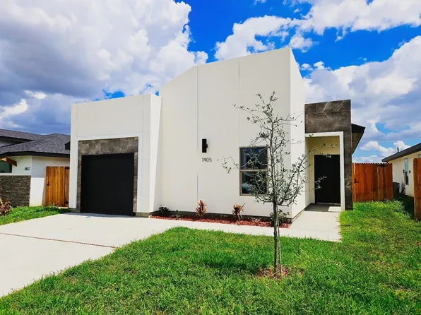 1405 El Caporal Dr, Laredo, TX 78043