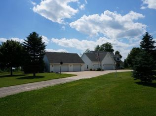 9589 N Clayton Ave, Neenah, WI 54956