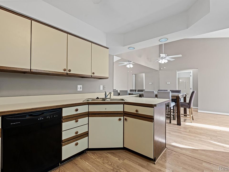 9487 Marina Dr, photo 8